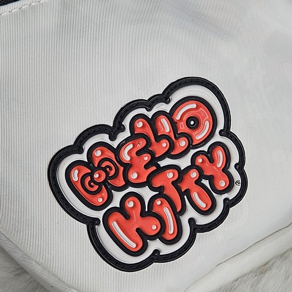 HELLO KITTY Herschel FannyPack - Picture 3 of 8